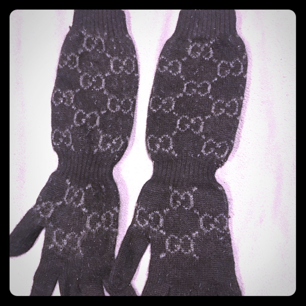 100% Cashmere Gucci logo winter gloves